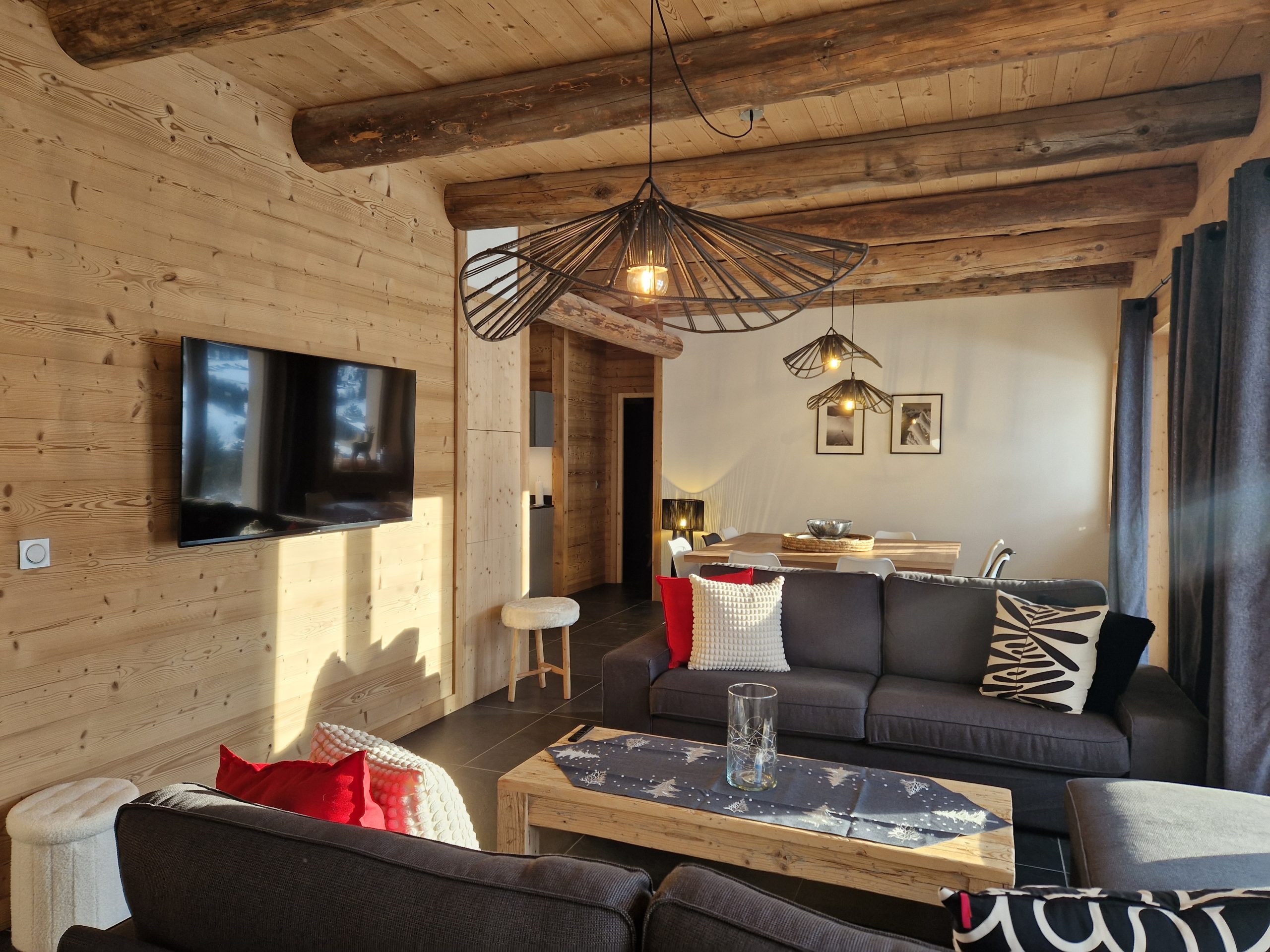 everest salon b